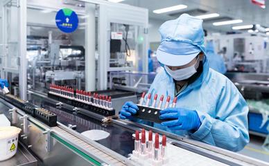 月產近7000萬支，這家化妝品代工廠為何營收增長將超三成？